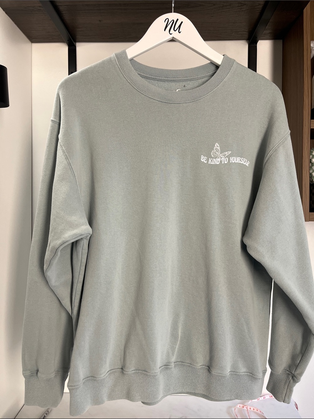 Hollister BE KIND TO YOURSELF Crewneck Sweatshirt - Sage Green